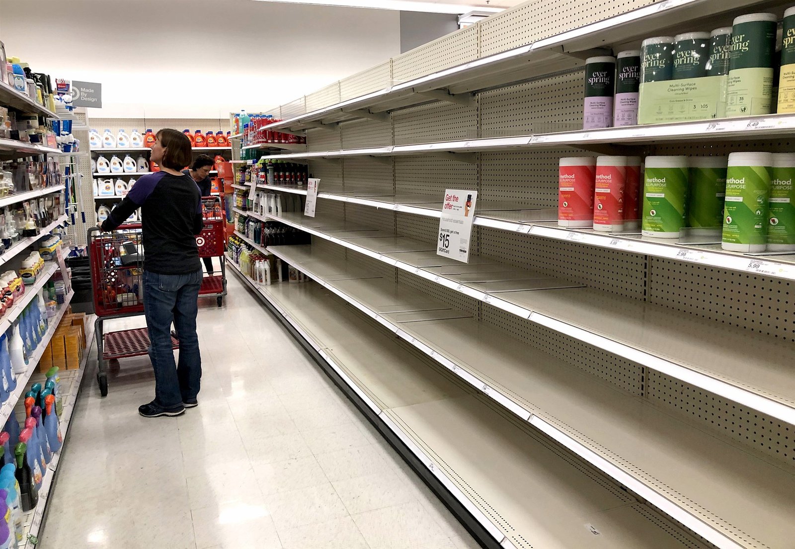 empty-shelves-during-coronavirus-time