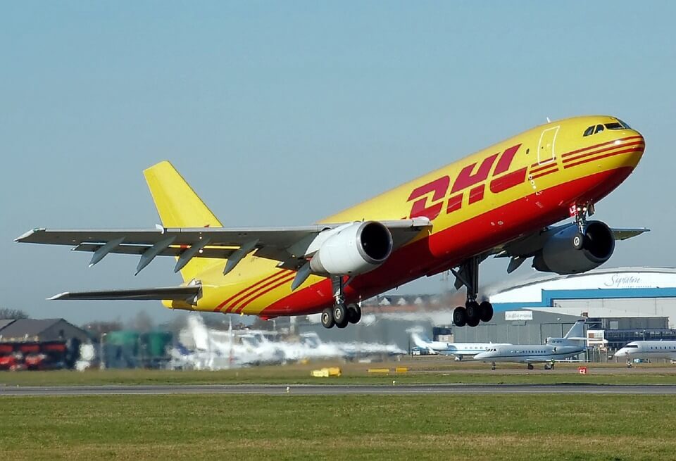 DHL-shipping-service