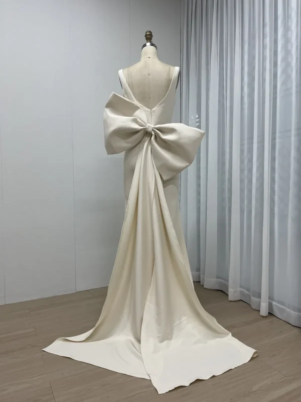Dramatic Satin Mermaid Gown with Oversized Bow and Side Slit MY30132 - 图片 4
