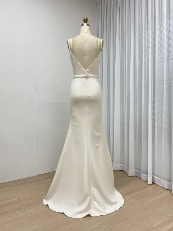 Modern Satin Mermaid Gown with High Slit and Dramatic Back Bow MY30132-2 - 图片 6