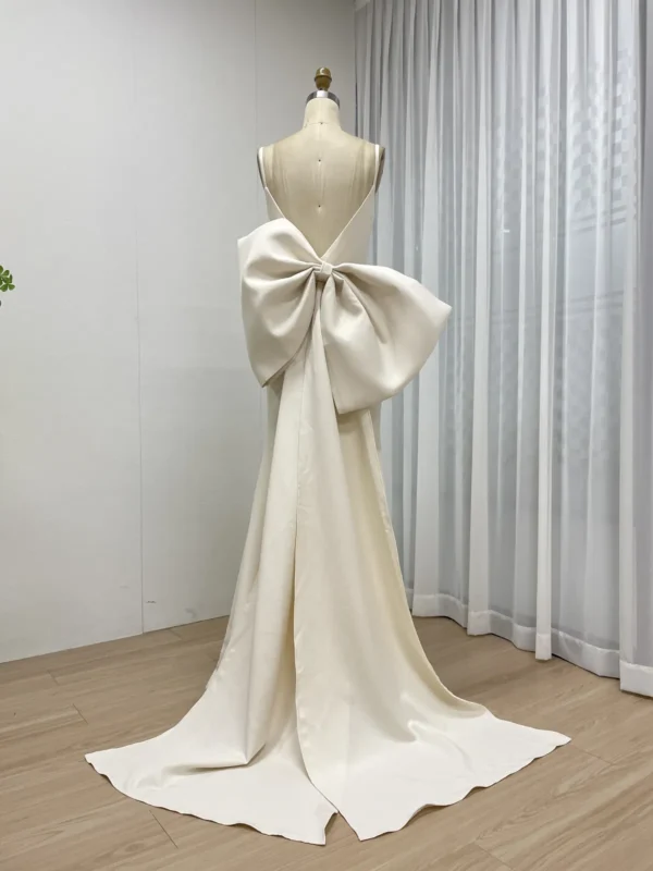 Modern Satin Mermaid Gown with High Slit and Dramatic Back Bow MY30132-2 - 图片 7