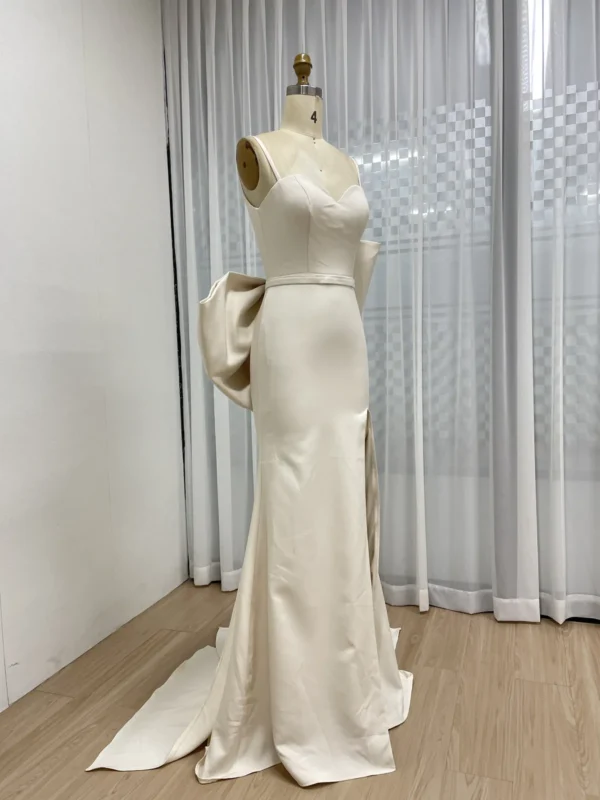 Modern Satin Mermaid Gown with High Slit and Dramatic Back Bow MY30132-2 - 图片 4