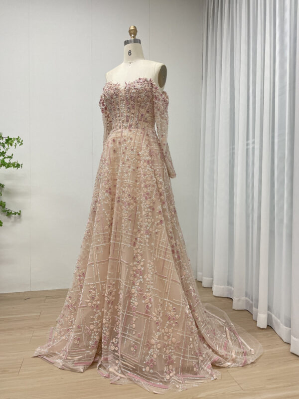 Enchanting Off-Shoulder Tulle Gown with Floral Embroidery & Long Sleeves MB40305 - 图片 3