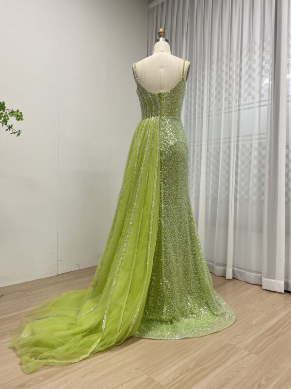 Vibrant Green Pleated Gown With Asymmetrical Neckline & High Slit MB40307 - 图片 4
