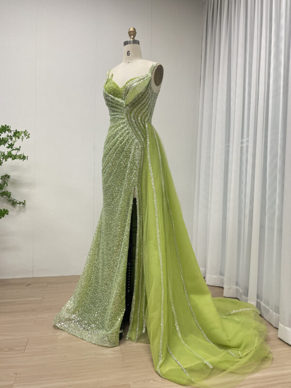 Vibrant Green Pleated Gown With Asymmetrical Neckline & High Slit MB40307 - 图片 2