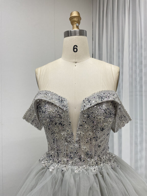 Tiered Tulle Ball Gown With Beaded Bodice And Off-Shoulder Sleeves MB40309 - 图片 2