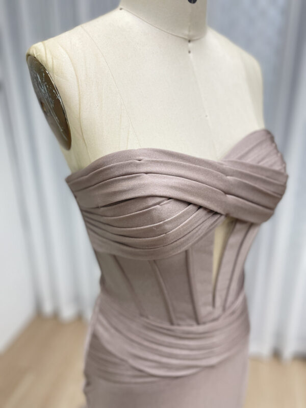 Strapless Elegance Unveiled Slit & Chic Prom Dress MC20074 - 图片 5