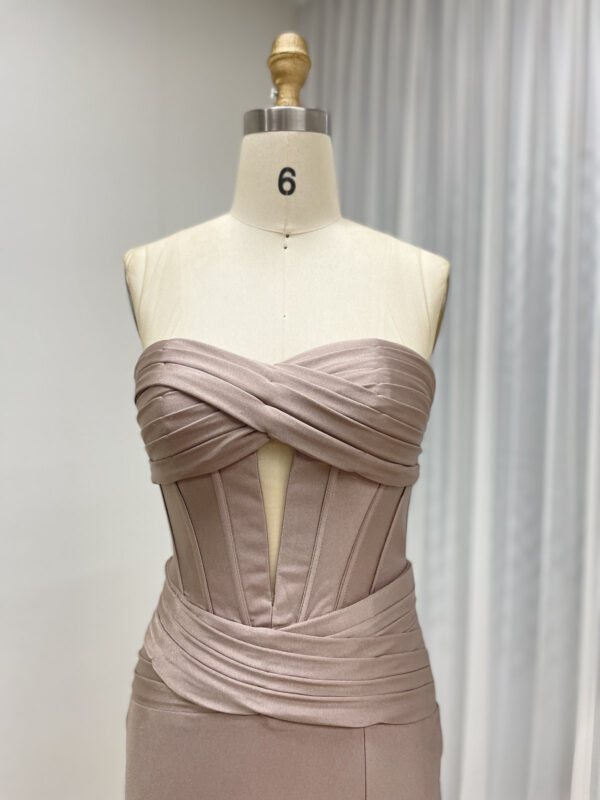 Strapless Elegance Unveiled Slit & Chic Prom Dress MC20074 - 图片 3