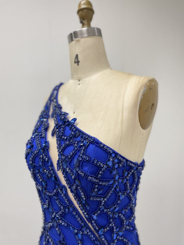 Opulent Blue Feather Beadwork Gown MC20080 - 图片 3