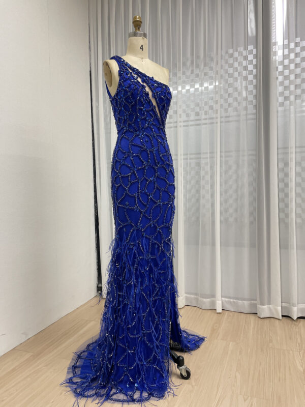 Opulent Blue Feather Beadwork Gown MC20080 - 图片 5