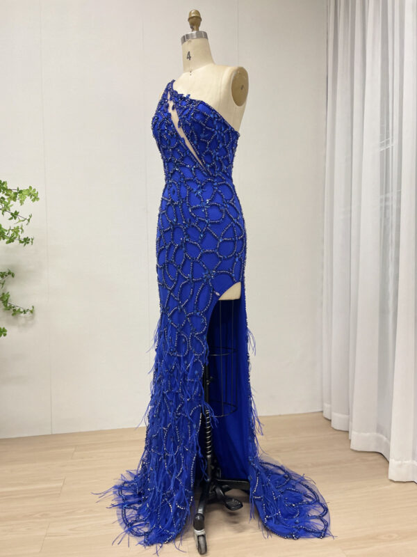 Opulent Blue Feather Beadwork Gown MC20080 - 图片 4