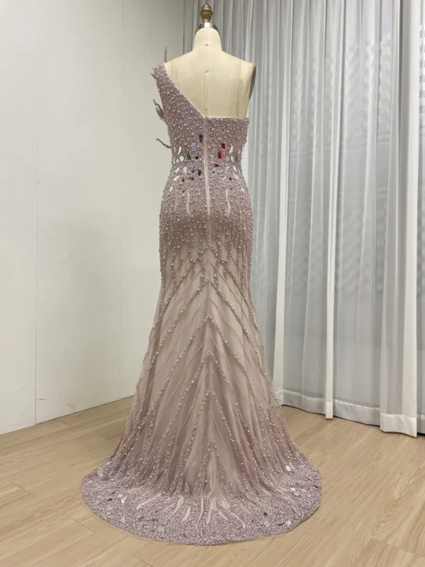 Dramatic Mauve Beaded Mermaid Gown With Sculptural One-Shoulder Detail MY30155 - 图片 4