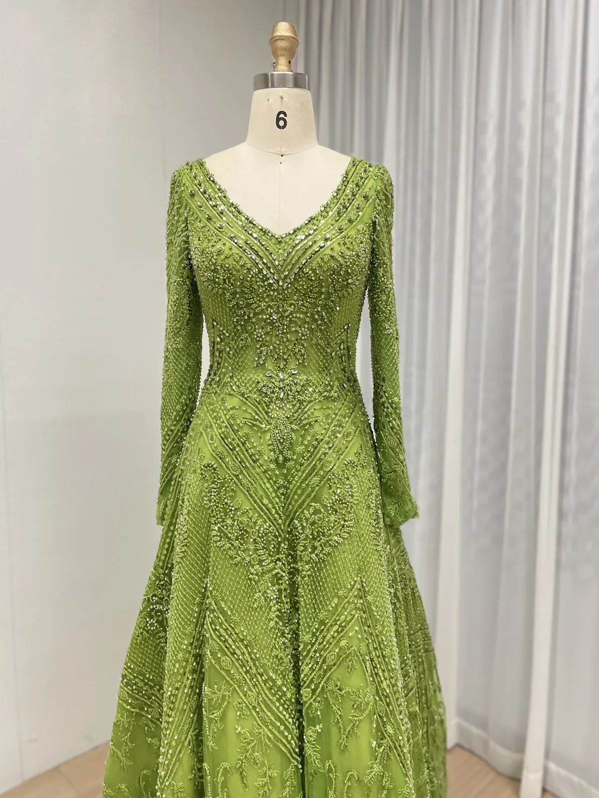 Luxurious Emerald Green A-Line Evening Gown with Full Beaded Embroidery MY30193 - 图片 2