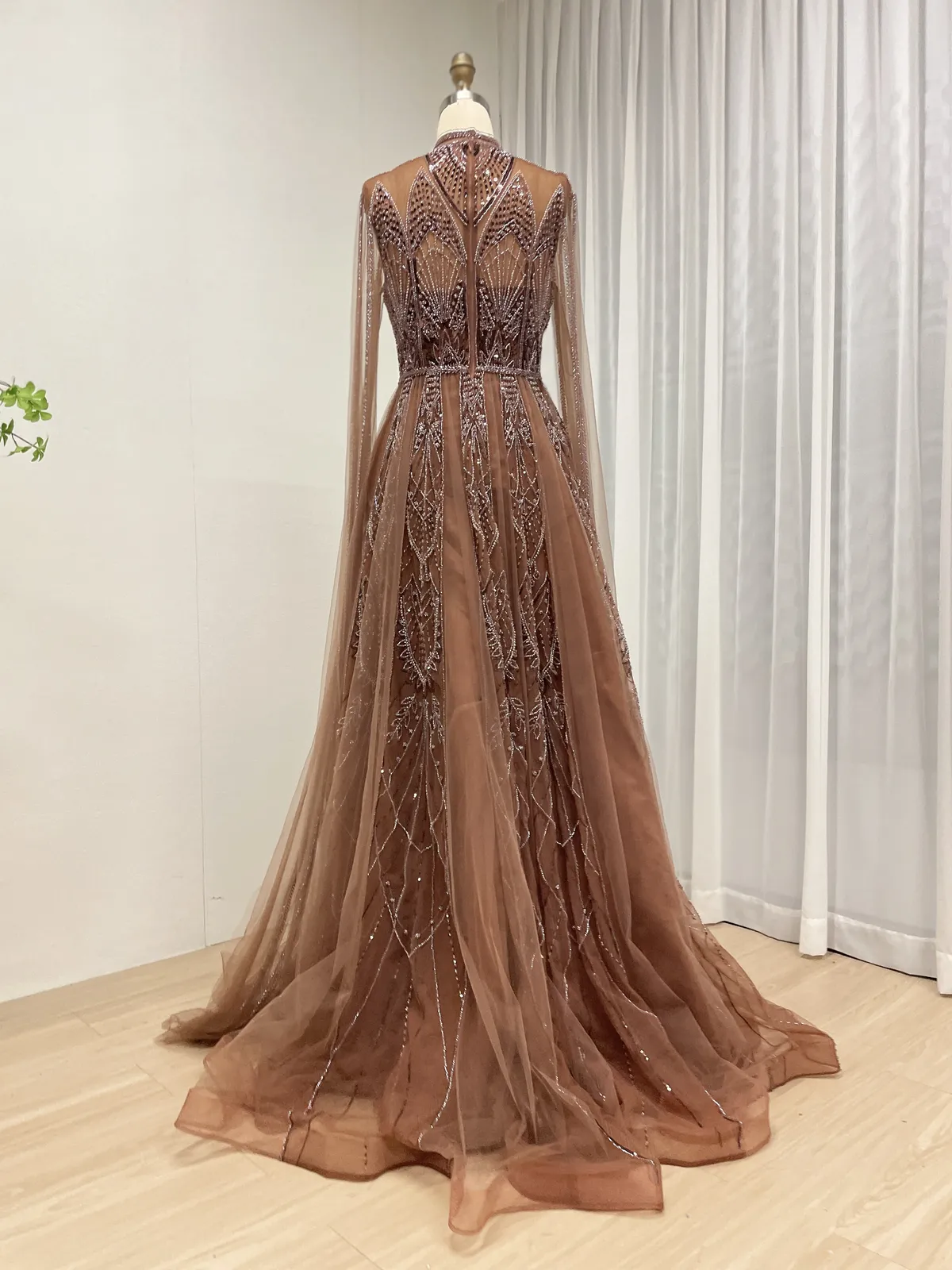 Elegant Brown A-Line Evening Gown with High Neck and Full Beaded Embroidery MY30198 - 图片 5