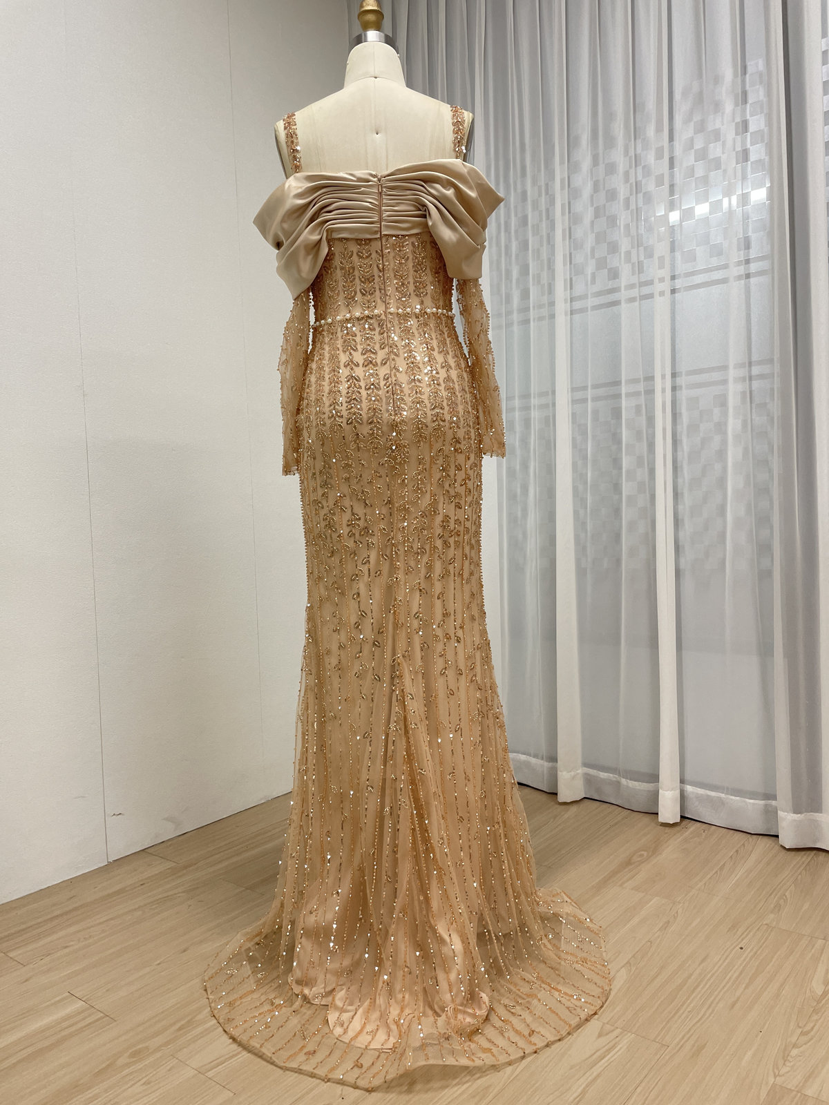 Champagne Gold Off-Shoulder Satin & Beaded Evening Gown with Long Sleeves and Front Slit MY30202 - 图片 4