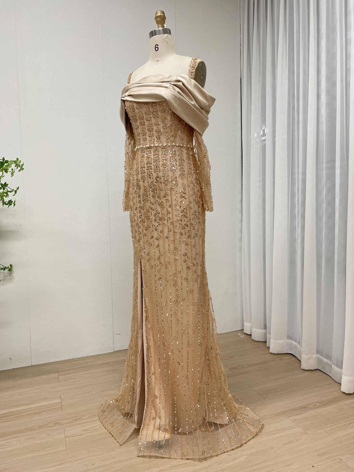 Champagne Gold Off-Shoulder Satin & Beaded Evening Gown with Long Sleeves and Front Slit MY30202 - 图片 3
