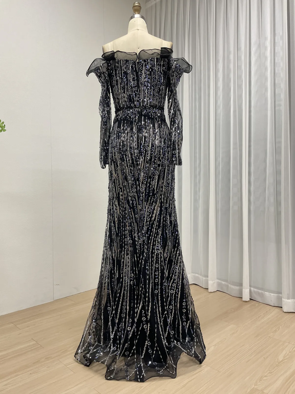 Champagne Long Sleeve Beaded Gown with Structured Shoulders MY30219 - 图片 9
