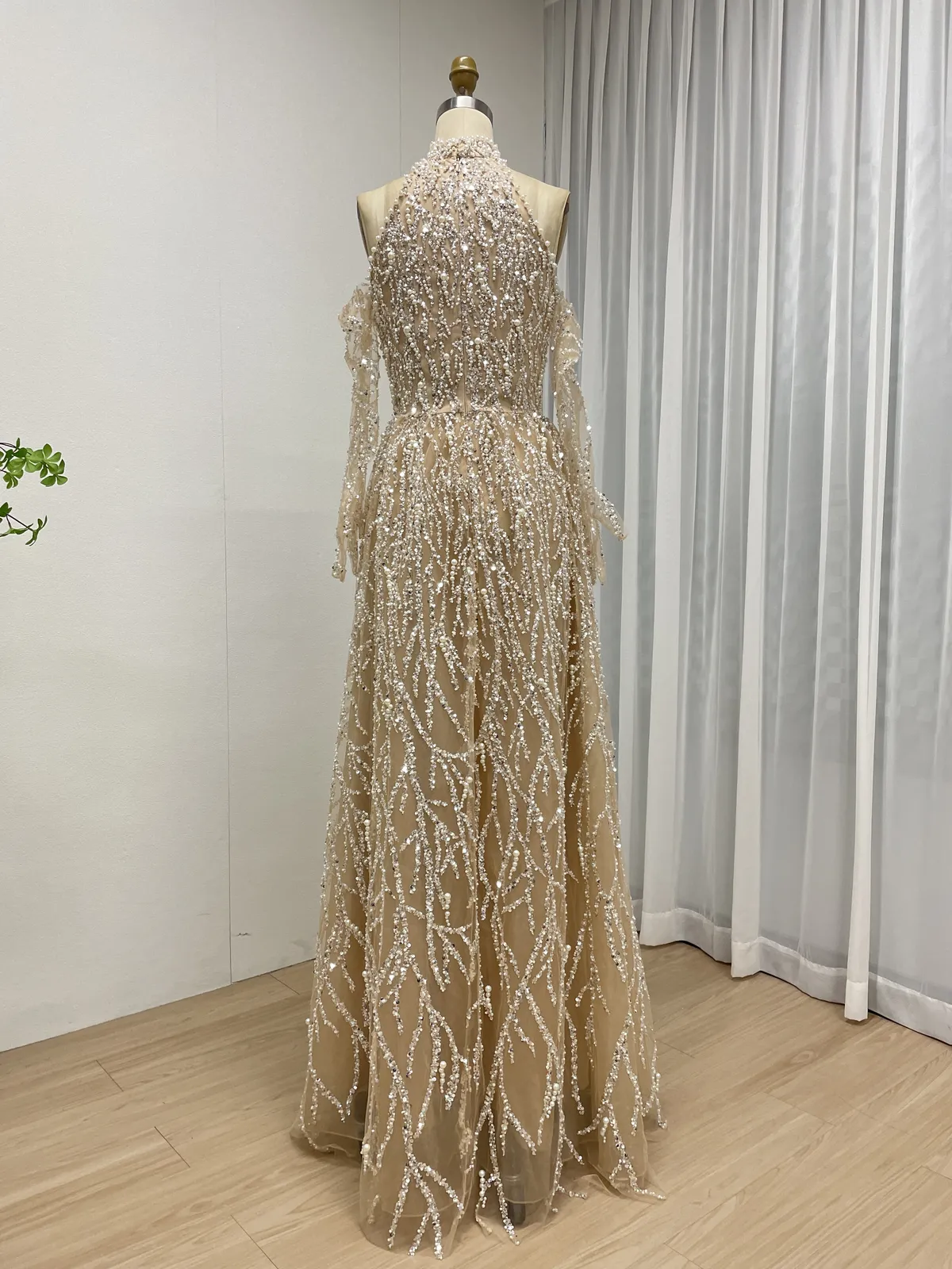 Champagne Halter Evening Gown with Botanical Branch Beadwork MY30223 - 图片 6