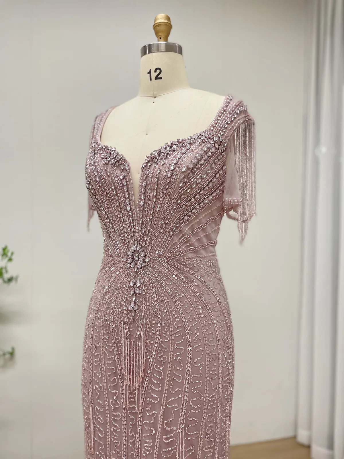 Dusty Rose Symmetrical Beaded Evening Gown with Fringe Sleeves – MB40343-2 - 图片 3
