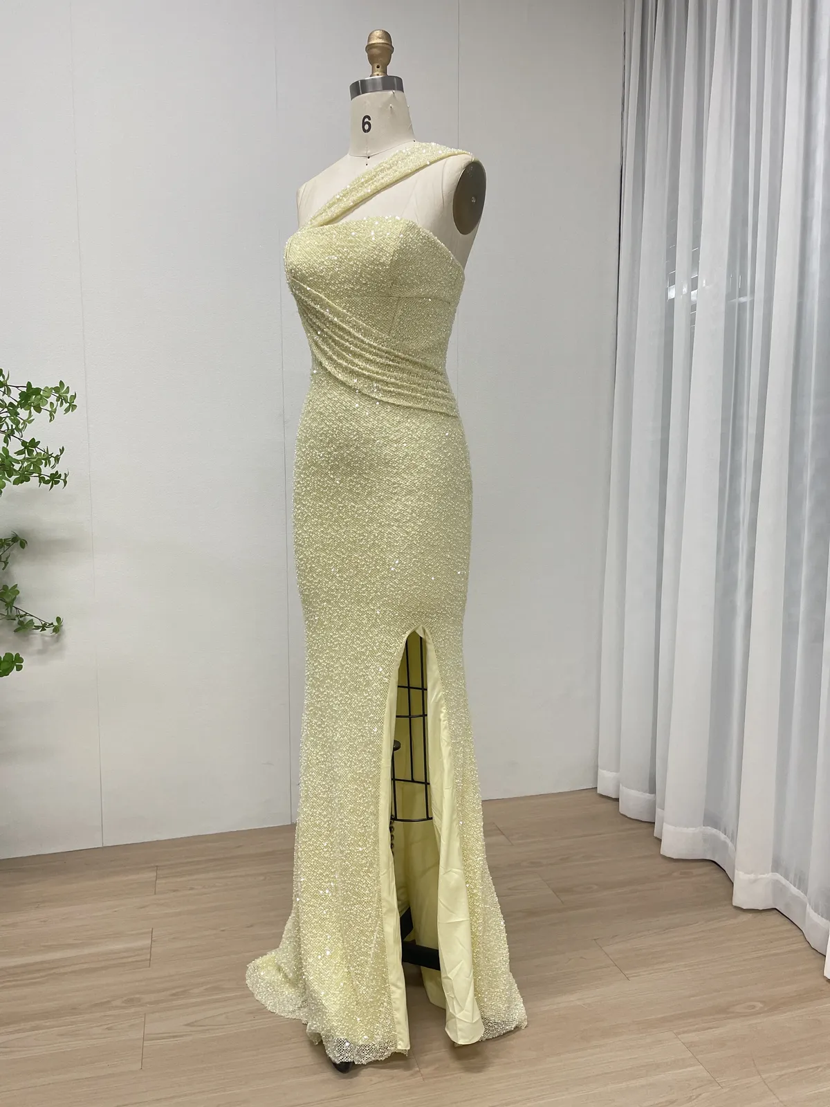 Pale Yellow One-Shoulder Sequin Evening Gown with High Leg Slit MY30187 - 图片 2