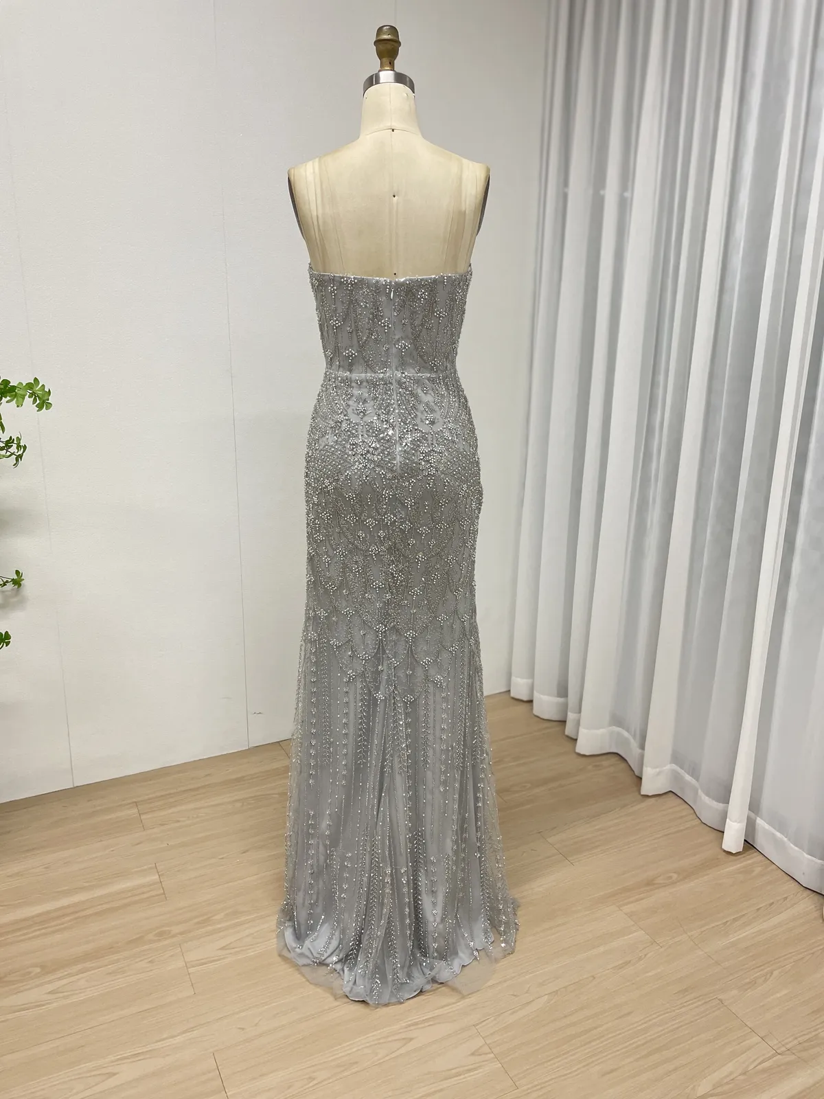 Silver Beaded Sweetheart Gown with Detachable High-Neck Capelet & Tulle Train MY30224 - 图片 5
